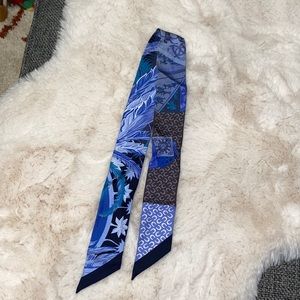 Hermès Multi Blue Print Silk Twilly Scarf Accessory